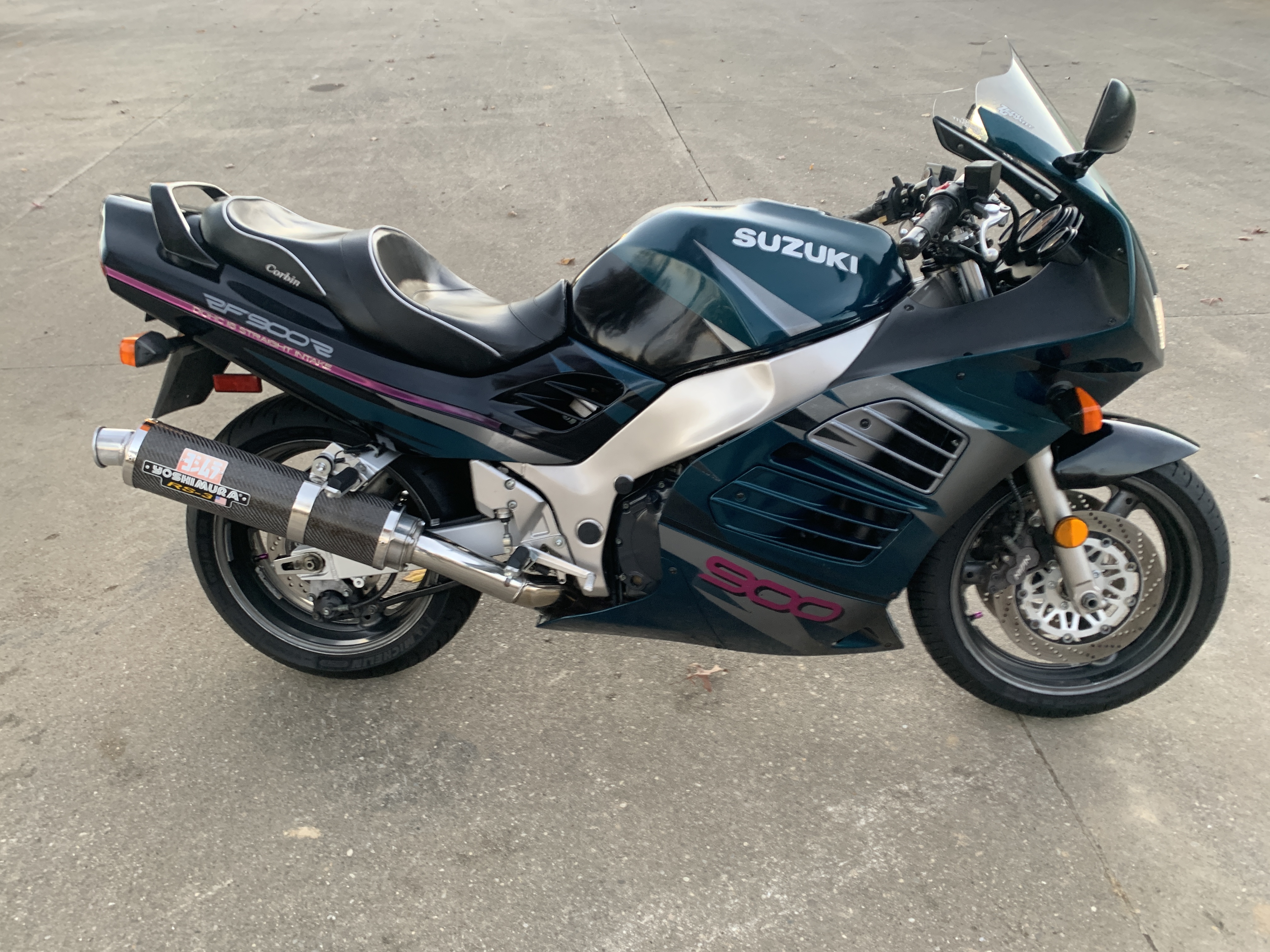 1996 Suzuki RF900R
